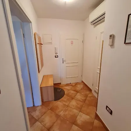 Apartment Nada Apartman *